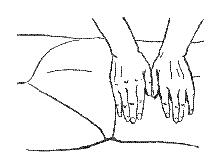 Ритмичными движениями (20-25 движений за 1 минуту) следует перемещать кисти рук вверх по позвоночному столбу к шейному отделу, а затем вниз к крестцу, таким образом произведя надавливания в области мышц вдоль всего позвоночного столба