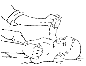 лежа на спине. Данное упражнение способствует развитию и укреплению мышц и суставов плеча и рук. Для его выполнения следует вложить большие пальцы в ладони ребенка, а остальными захватить его запястья. Упражнение основано на чередовании сгибания и разгибания рук. Например, если правая рука ребенка согнута, то левая должна быть вытянута 